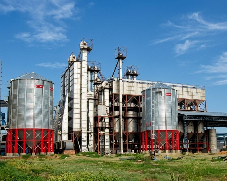 Storage silos, dryers and the milling tower standing together on the Ferozepur Cantt site
